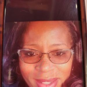 Meet your Posher, Melvia